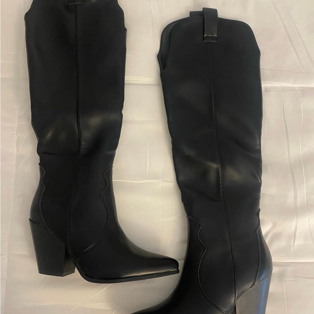 Never worn cowgirl boots